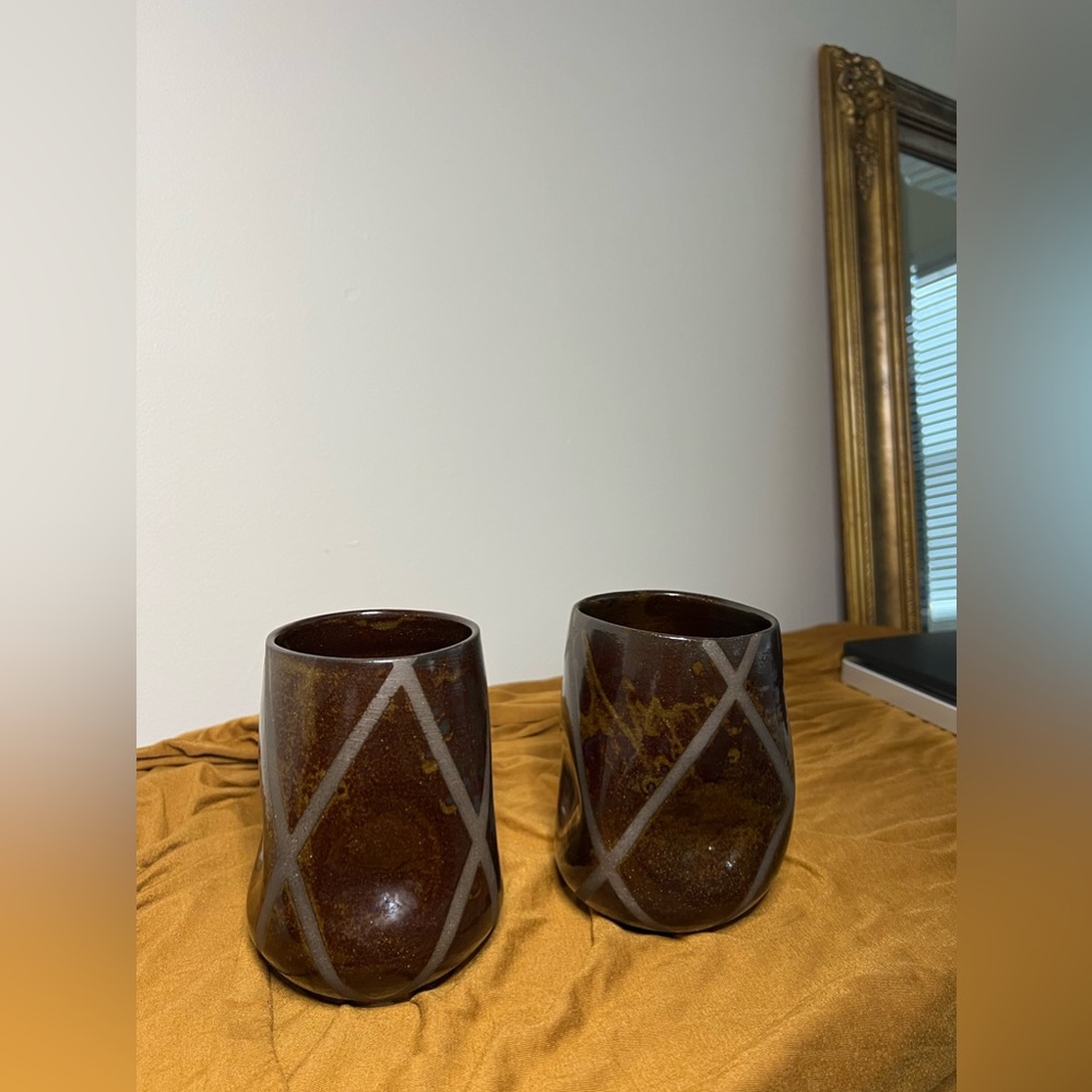 Vases (2) Brown - Picture 12 of 14